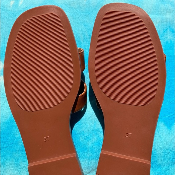 HOST PICK 🔮 HÈRMES Oran Style H Sandal - Picture 4 of 4